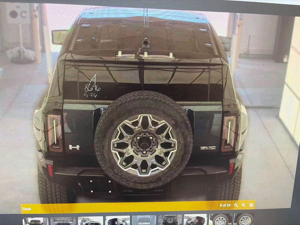 Thumbnail: 2025 GMC Hummer EV - 14