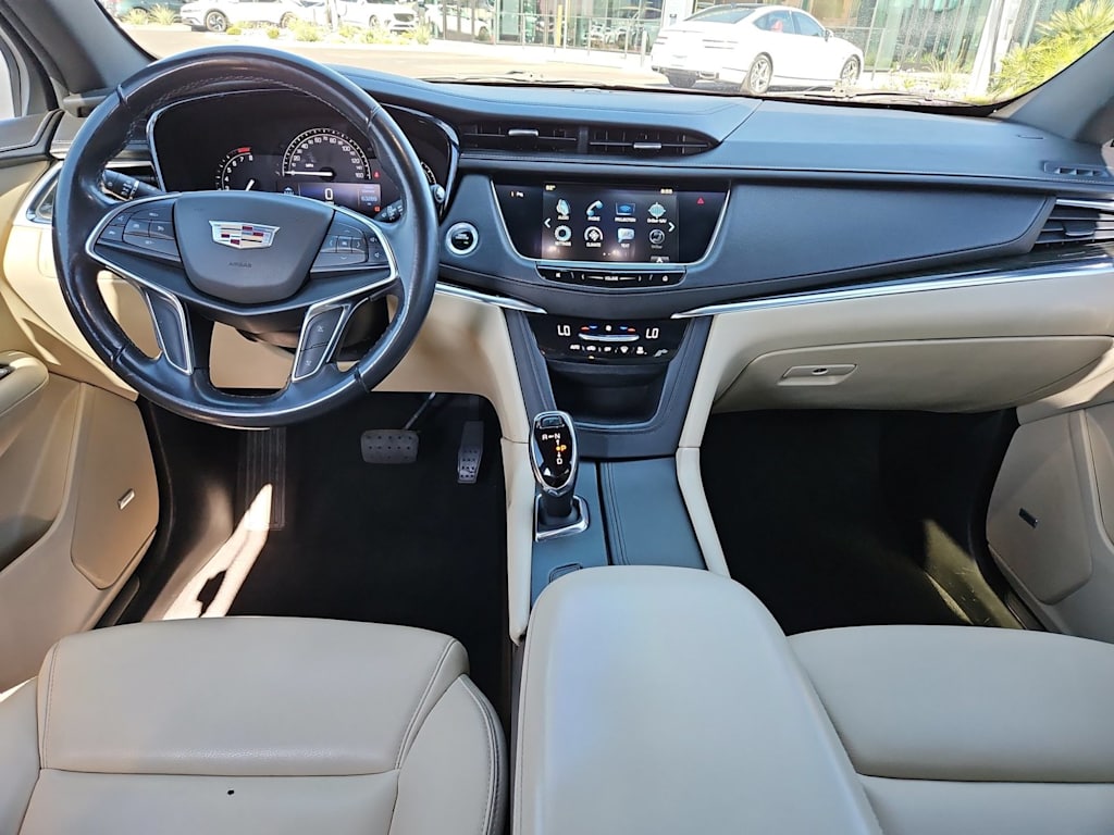Thumbnail: 2018 Cadillac XT5 - 10