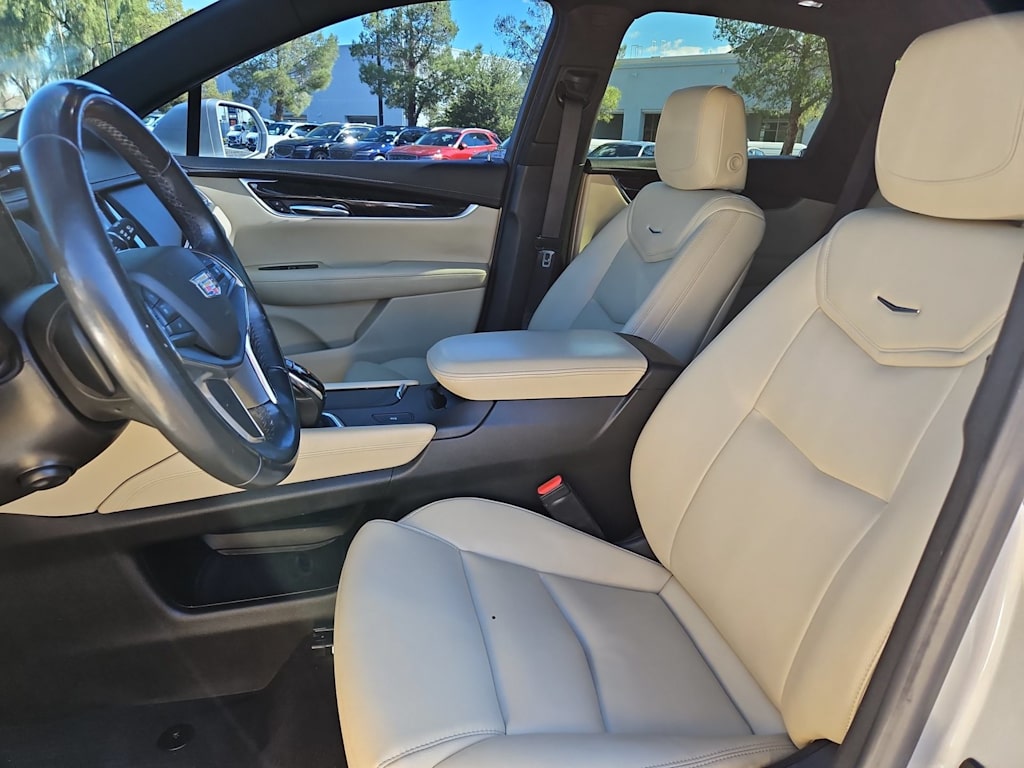 Thumbnail: 2018 Cadillac XT5 - 11