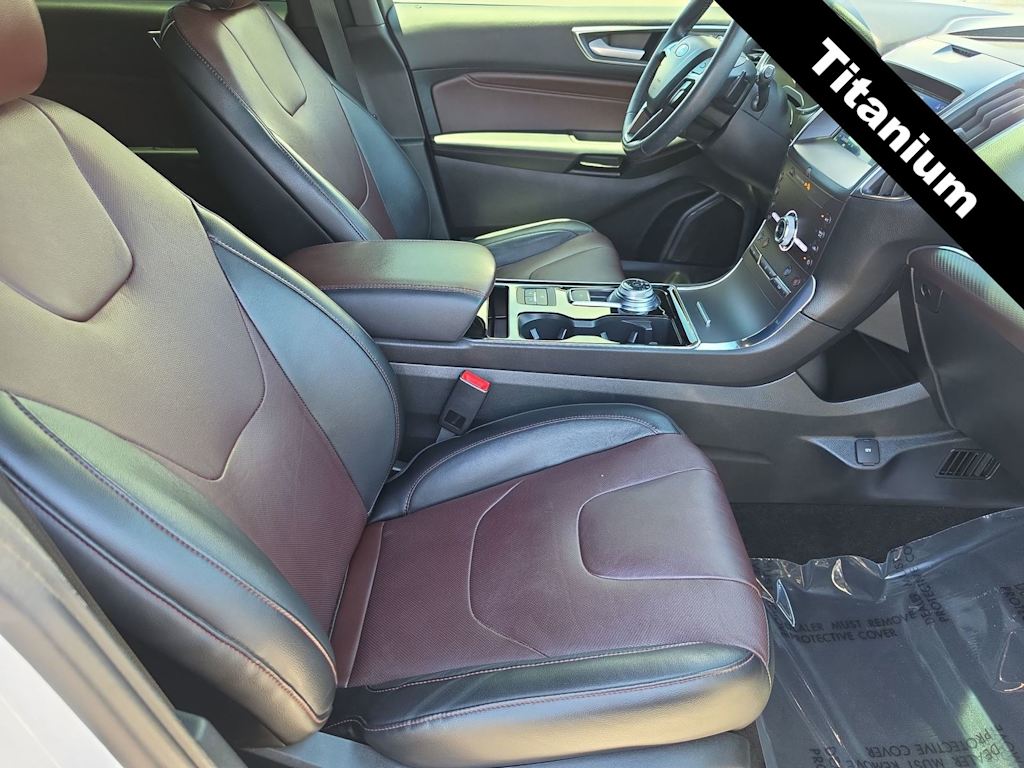 Thumbnail: 2020 Ford Edge - 24