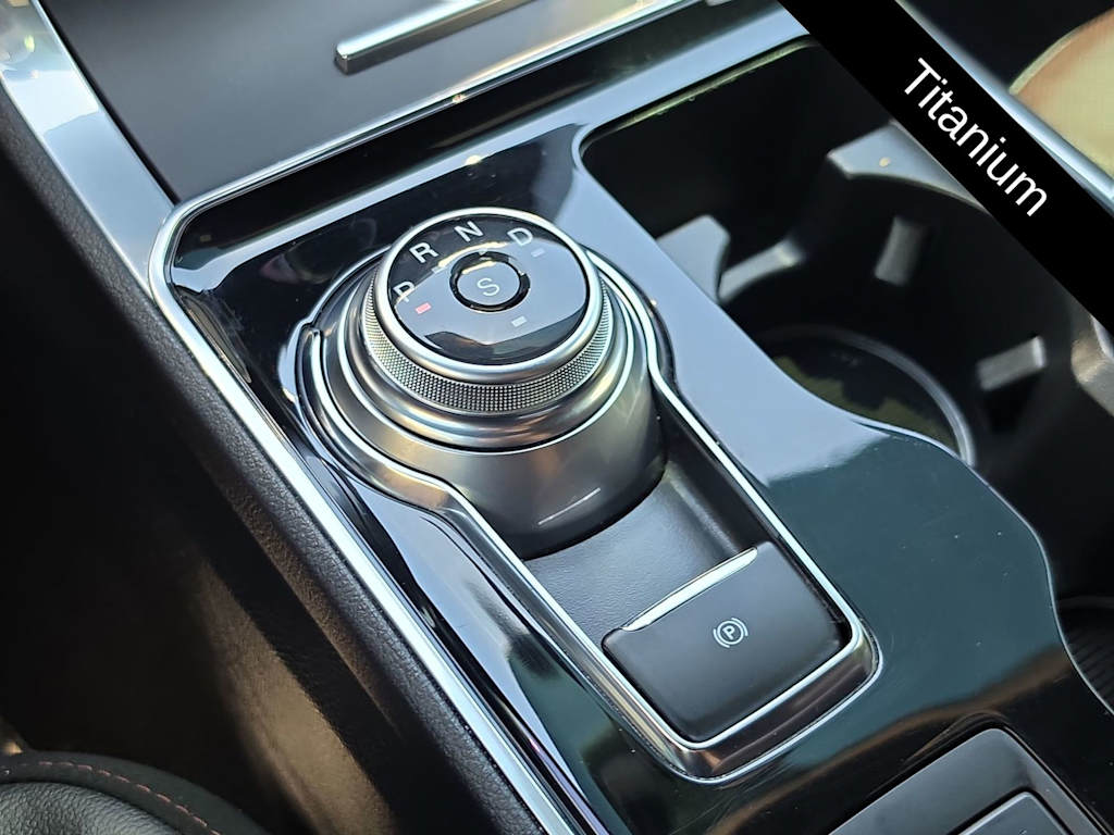 Thumbnail: 2020 Ford Edge - 15