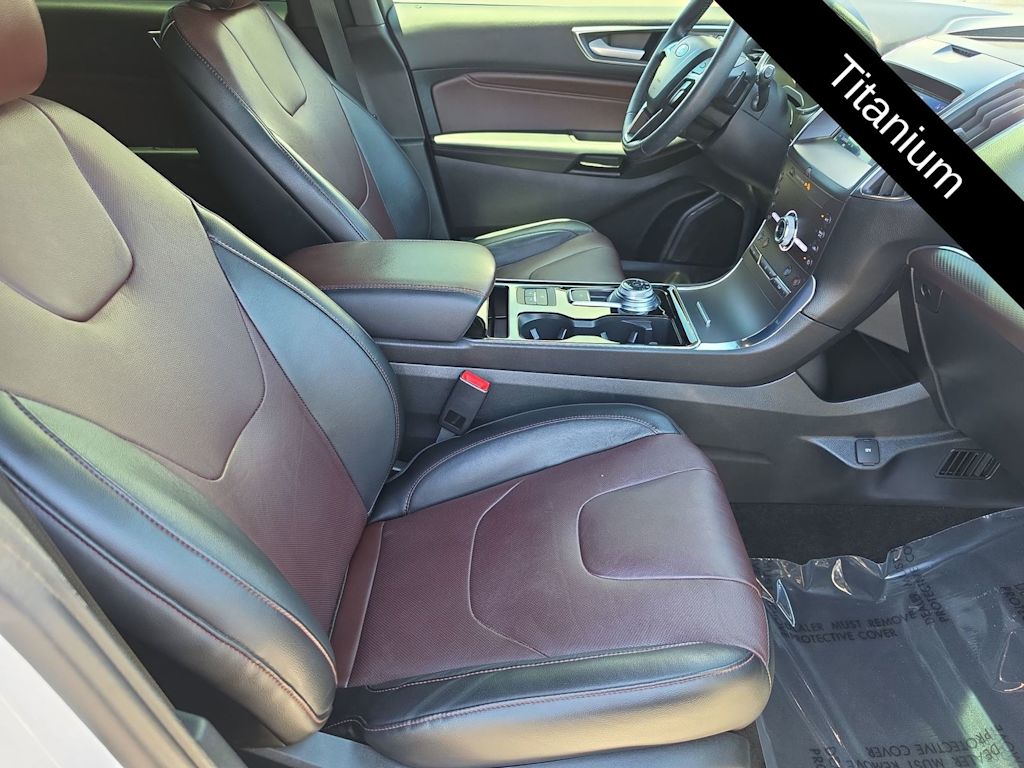 Thumbnail: 2020 Ford Edge - 25