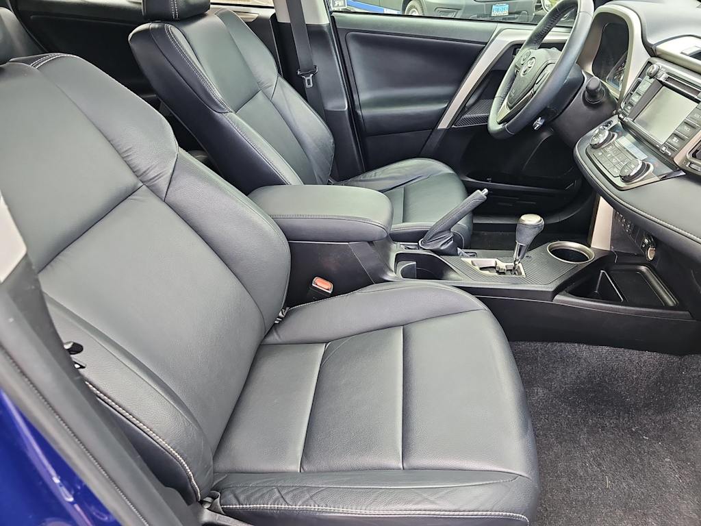 Thumbnail: 2015 Toyota RAV4 - 11