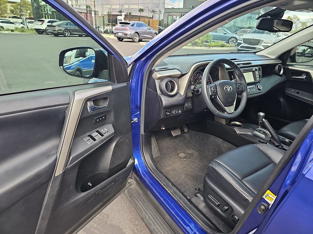 Thumbnail: 2015 Toyota RAV4 - 2