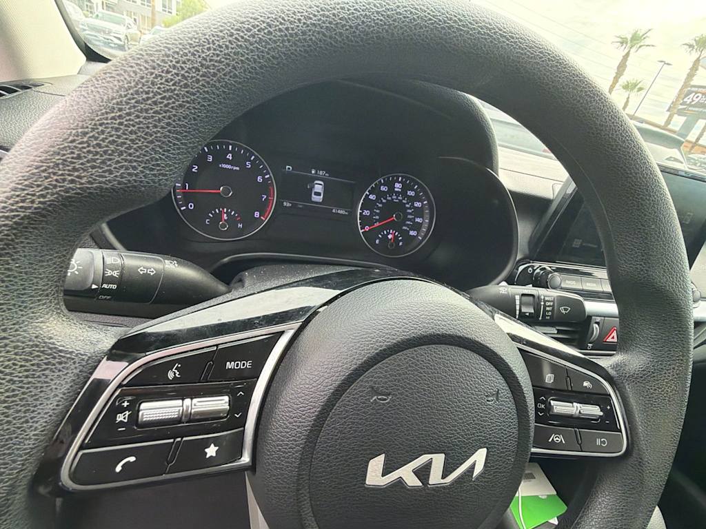 Thumbnail: 2023 Kia Forte - 9