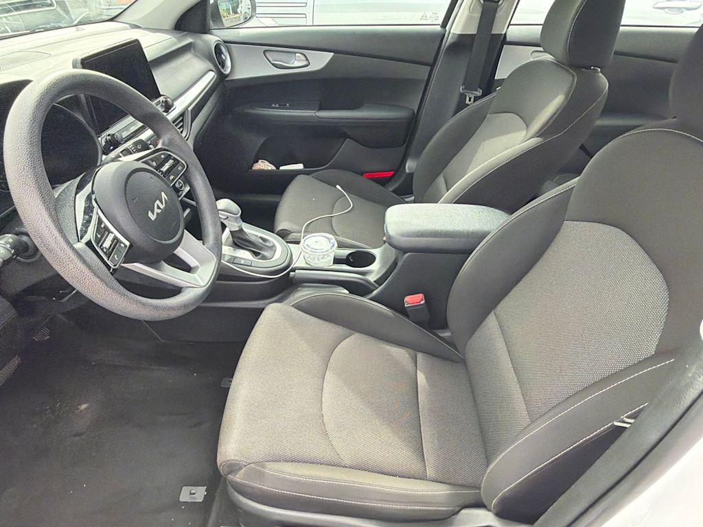 Thumbnail: 2023 Kia Forte - 5