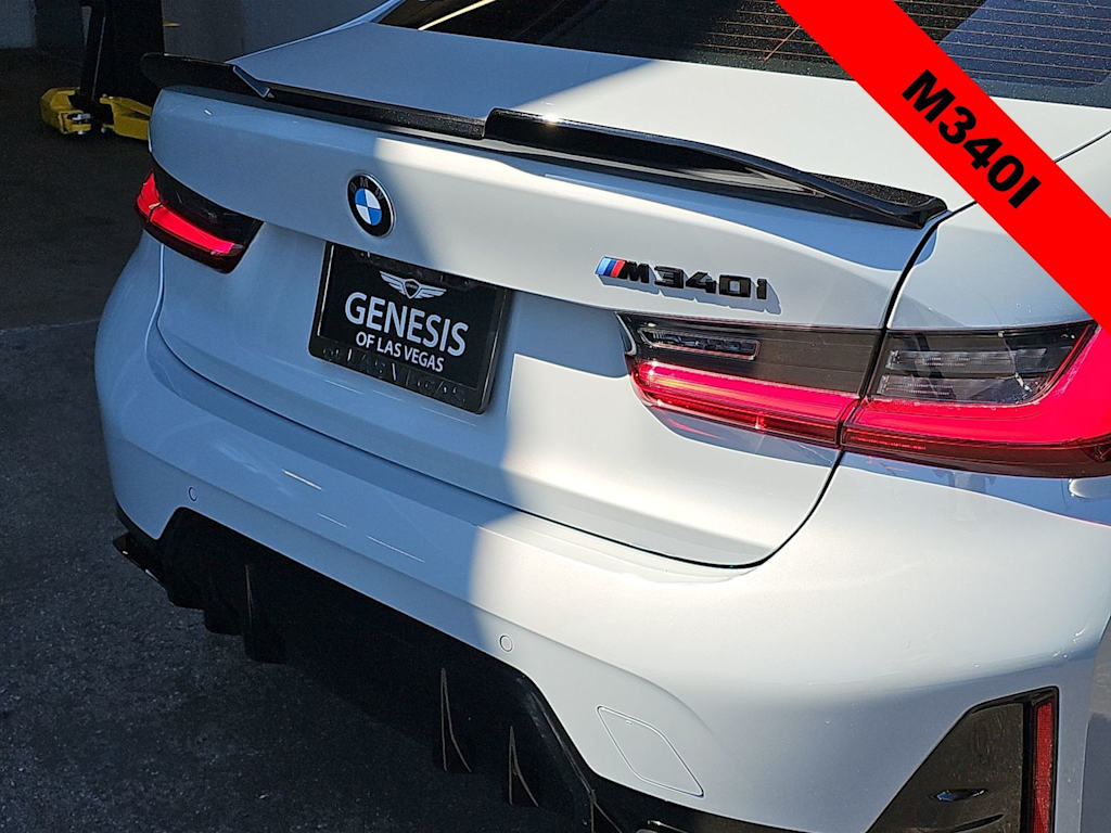 Thumbnail: 2025 BMW 3 Series - 23