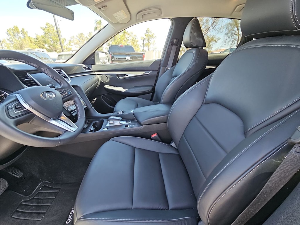 Thumbnail: 2025 INFINITI QX50 - 11