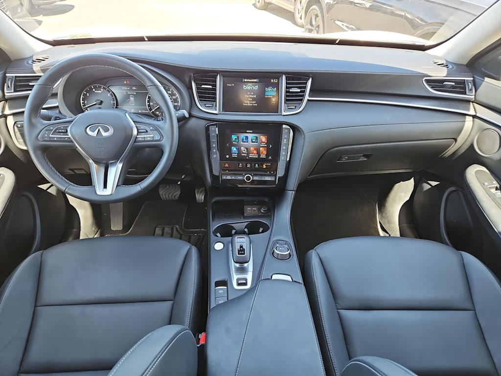Thumbnail: 2025 INFINITI QX50 - 10