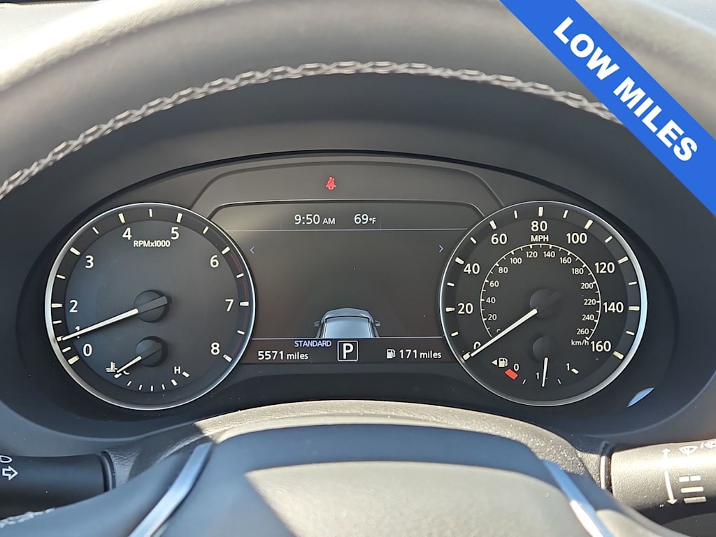 Thumbnail: 2025 INFINITI QX50 - 16