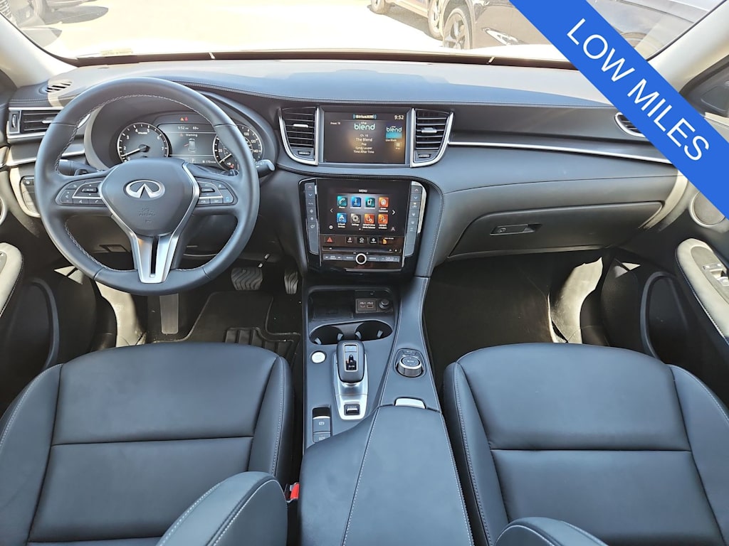 Thumbnail: 2025 INFINITI QX50 - 10