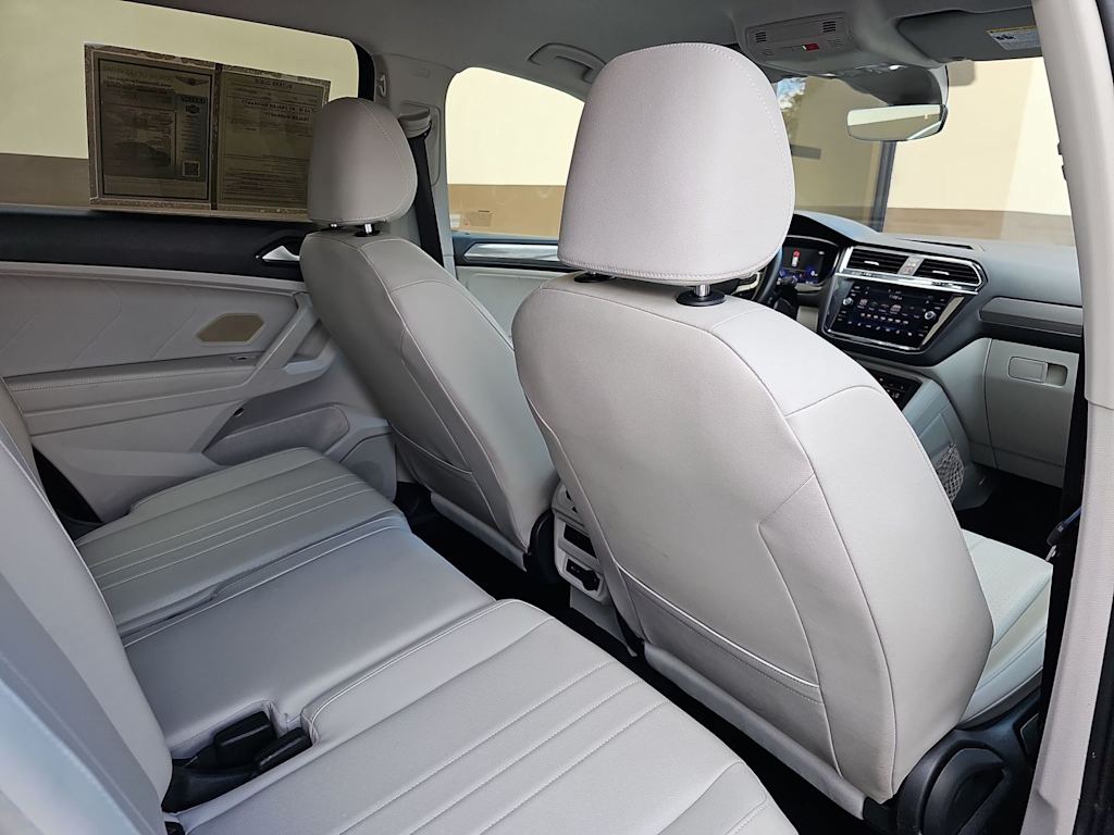 Thumbnail: 2022 Volkswagen Tiguan - 12