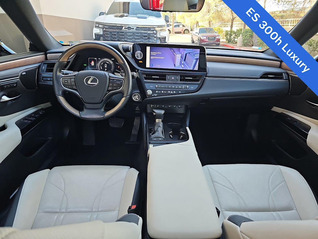 Thumbnail: 2024 Lexus ES - 10