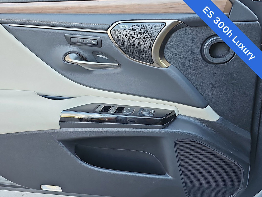 Thumbnail: 2024 Lexus ES - 27