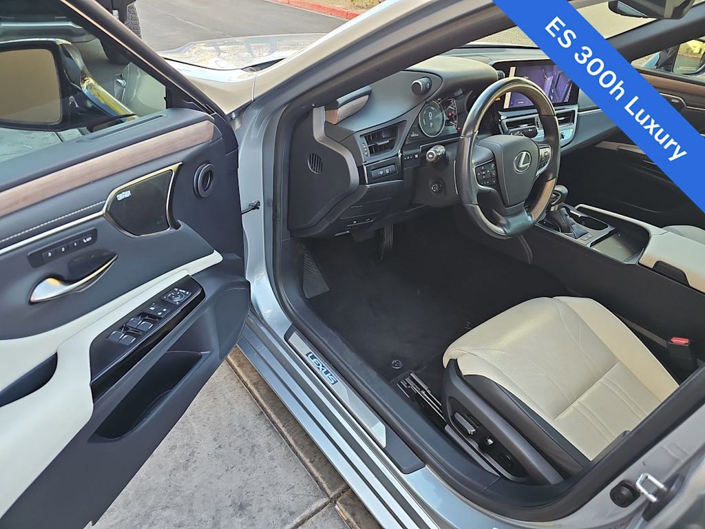 Thumbnail: 2024 Lexus ES - 2