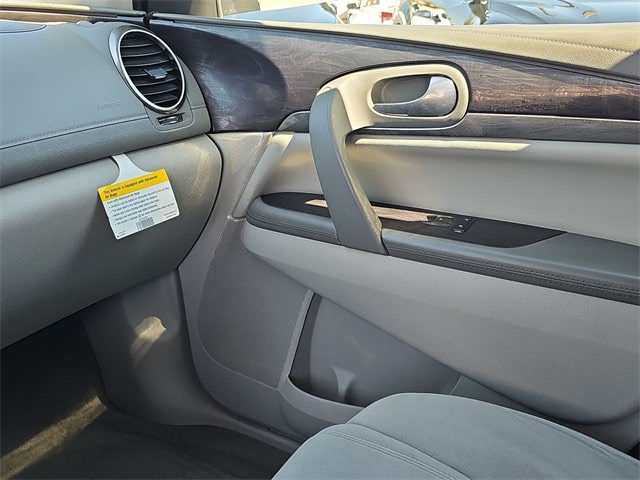 2015 Buick Enclave Convenience 13