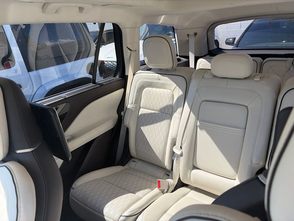 Thumbnail: 2020 Lincoln Aviator - 8