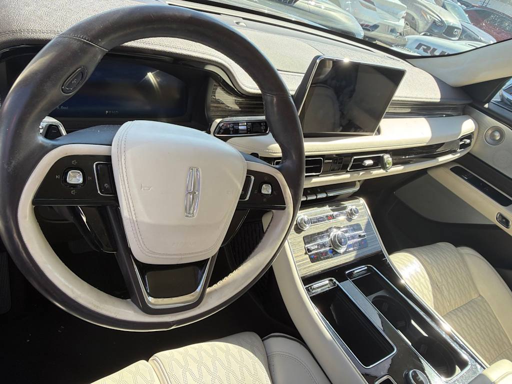 Thumbnail: 2020 Lincoln Aviator - 2