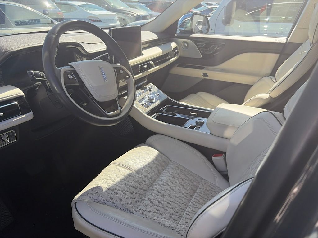 Thumbnail: 2020 Lincoln Aviator - 6