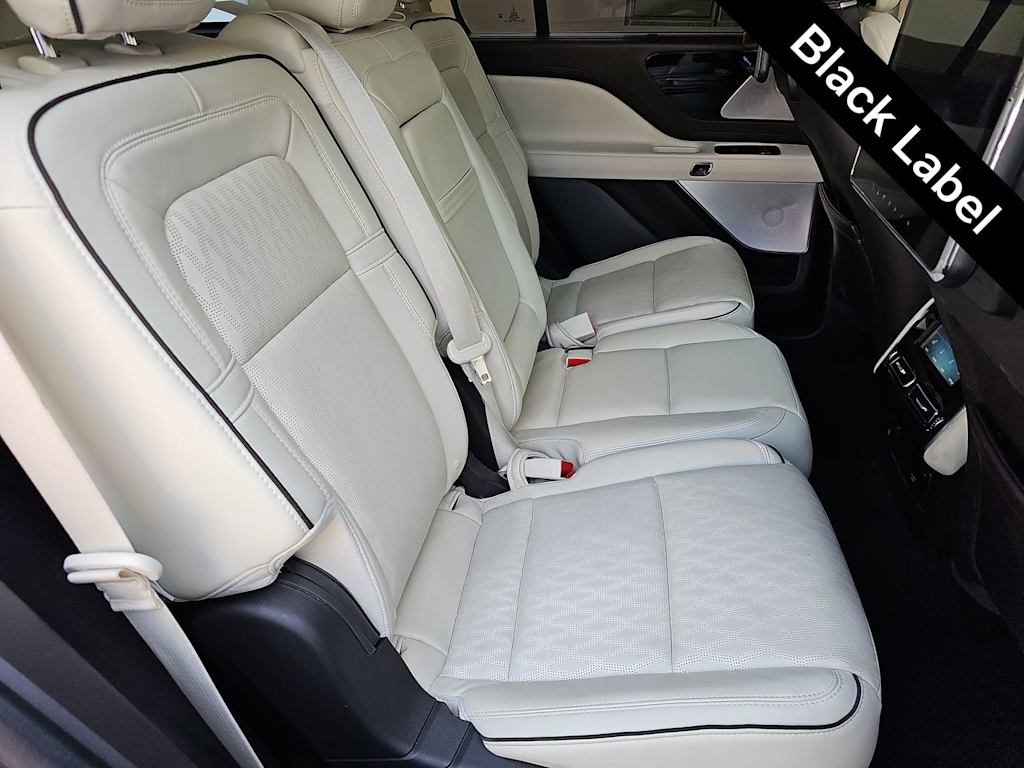 Thumbnail: 2020 Lincoln Aviator - 12