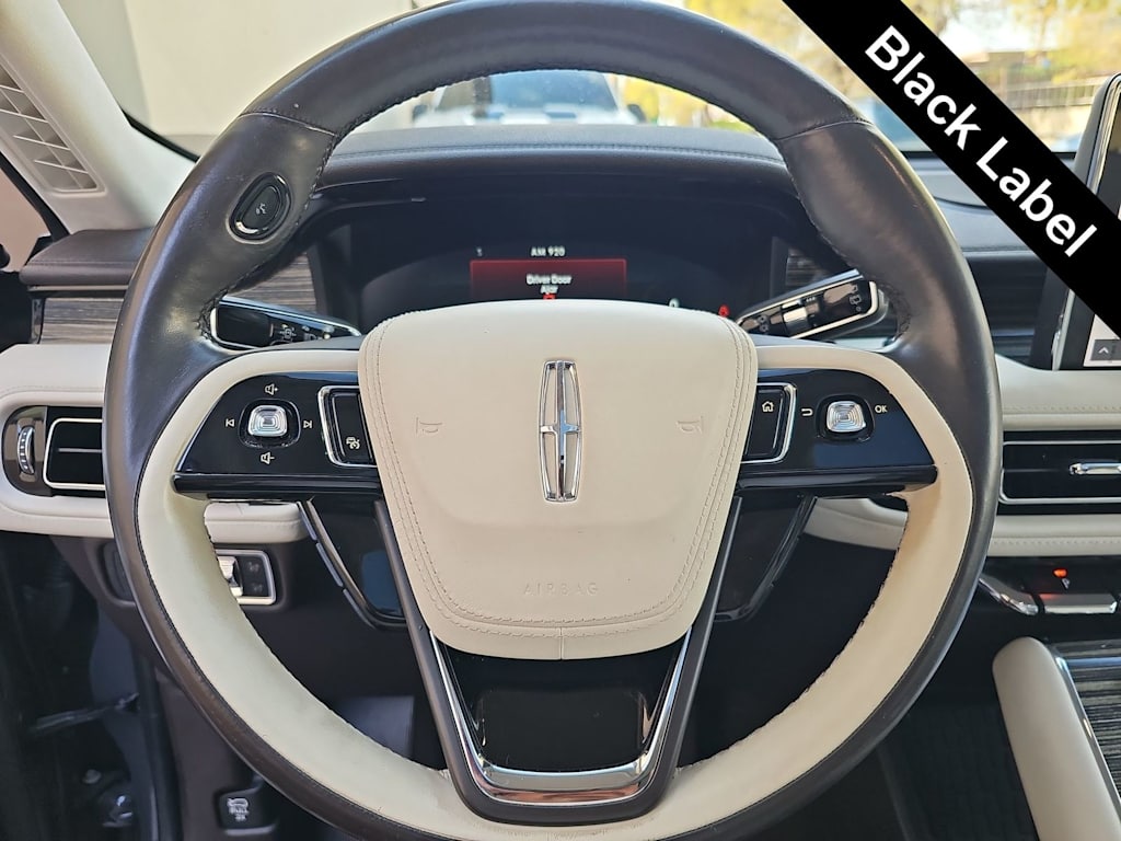 Thumbnail: 2020 Lincoln Aviator - 14