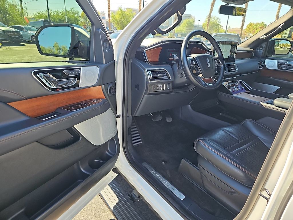 Thumbnail: 2024 Lincoln Navigator - 2