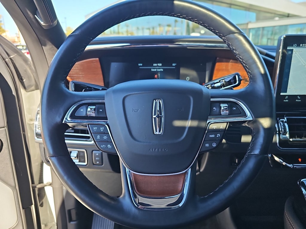 Thumbnail: 2024 Lincoln Navigator - 13
