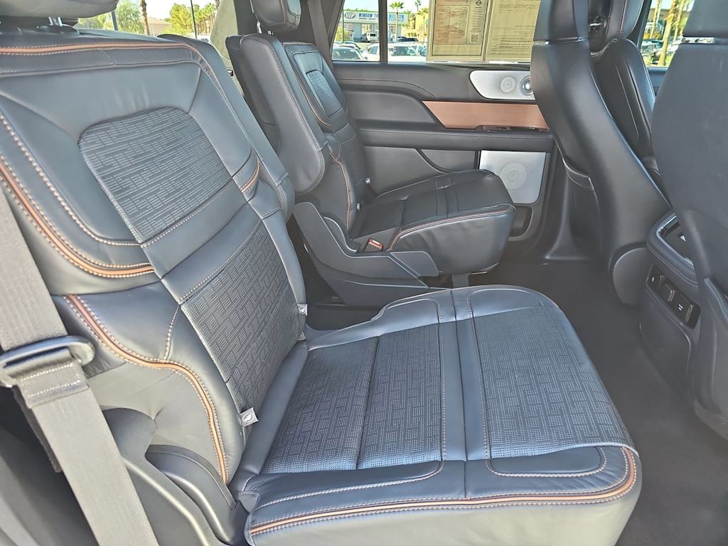Thumbnail: 2024 Lincoln Navigator - 21
