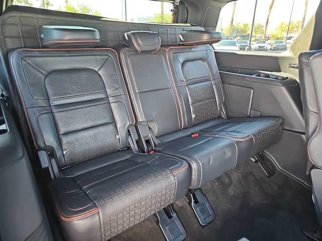 Thumbnail: 2024 Lincoln Navigator - 28