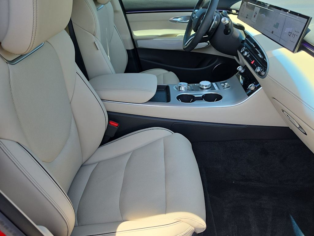 Thumbnail: 2026 Genesis GV70 - 11