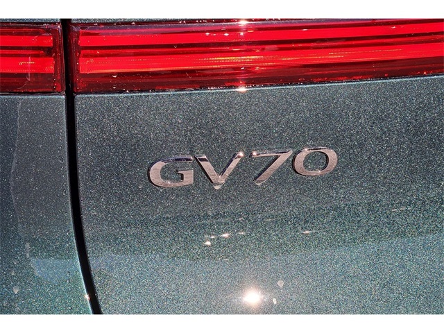 2024 Genesis GV70 Sport 7