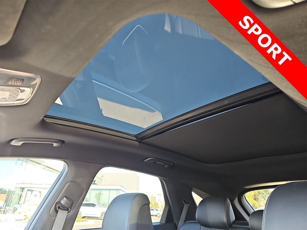 Thumbnail: 2025 Genesis GV70 - 29