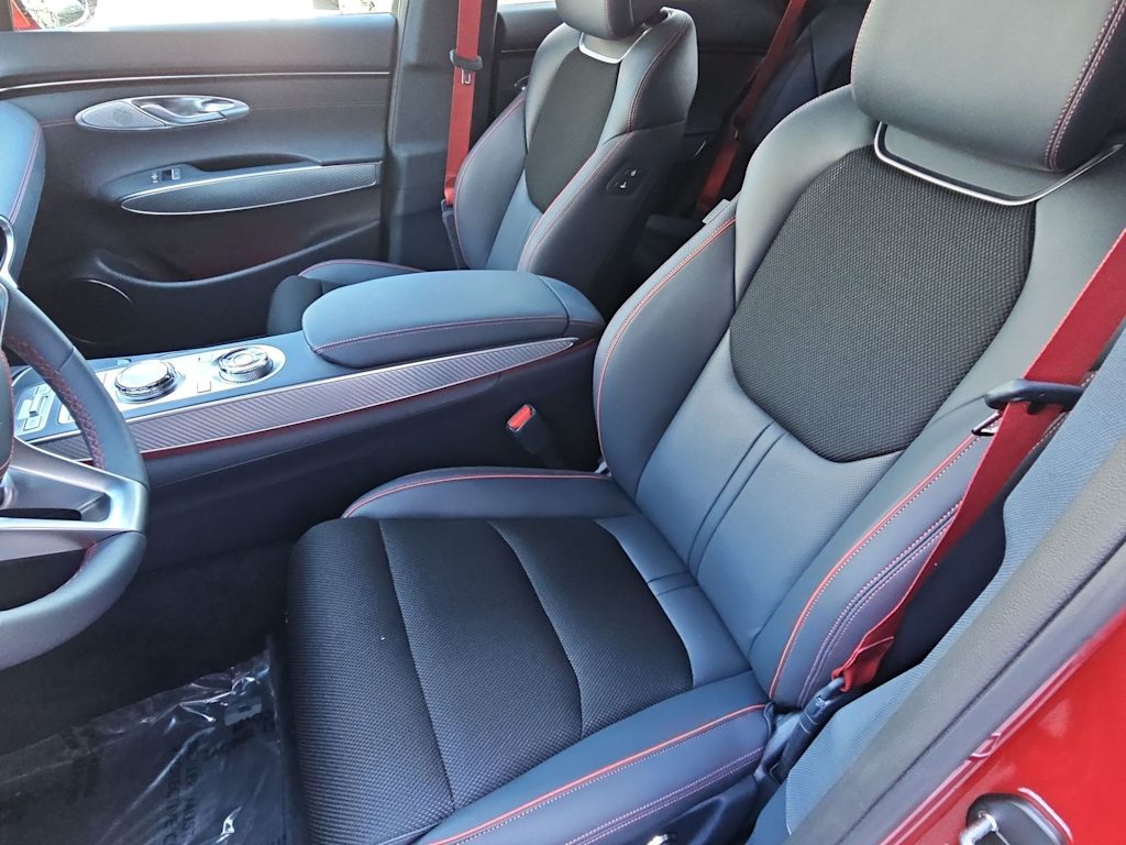 2024 Genesis GV70 Sport 8
