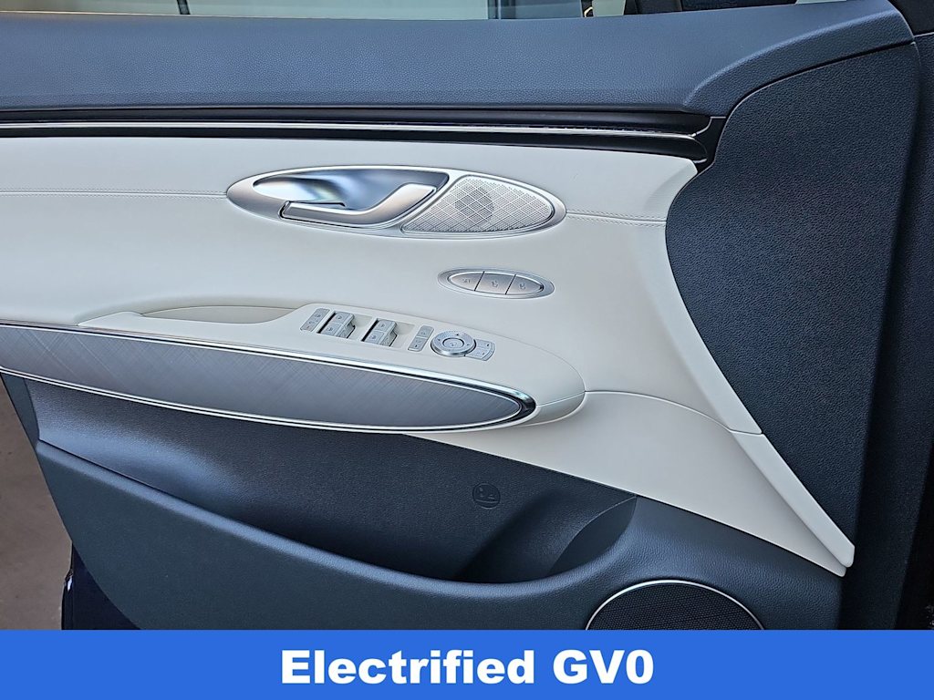 Thumbnail: 2025 Genesis GV70 - 27