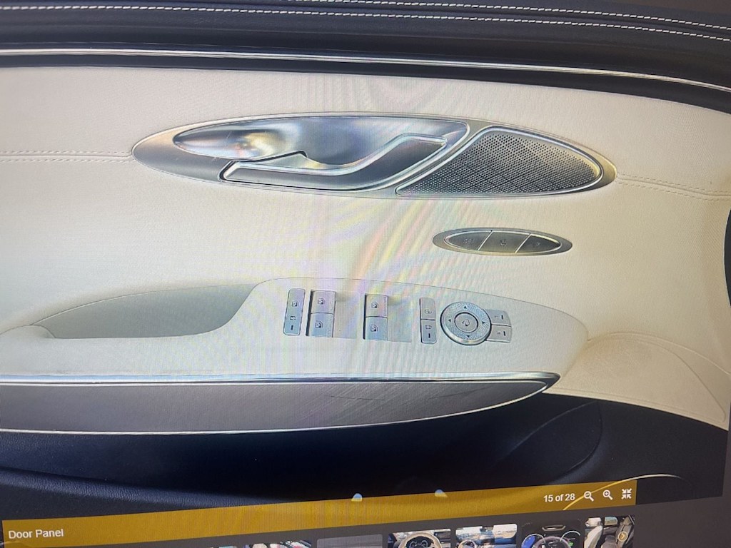 Thumbnail: 2025 Genesis GV70 - 13