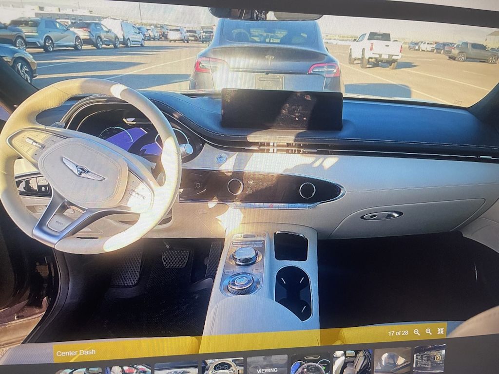 Thumbnail: 2025 Genesis GV70 - 7
