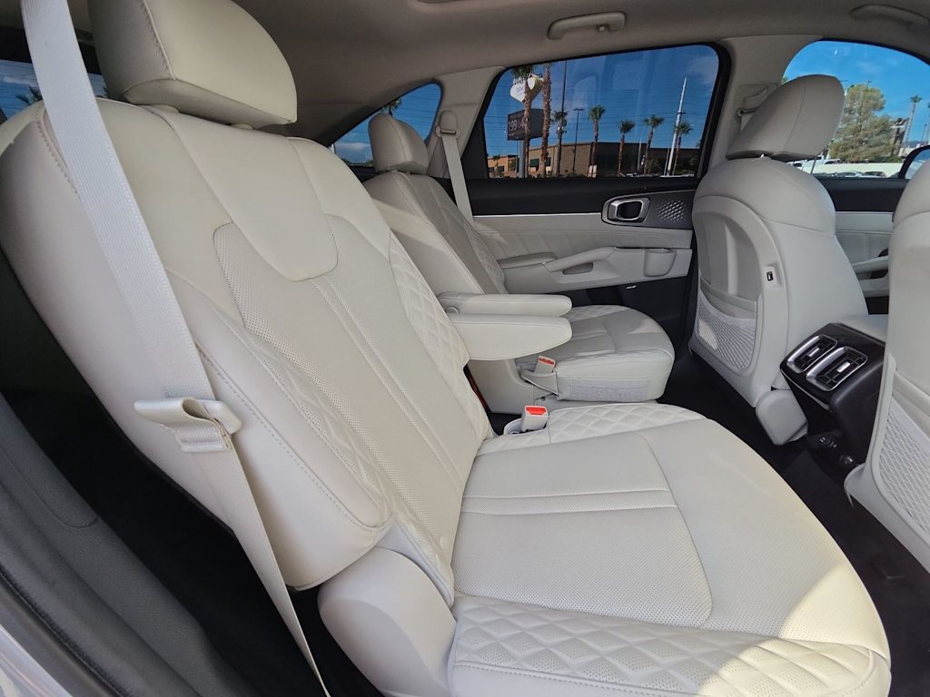 Thumbnail: 2022 Kia Sorento - 13