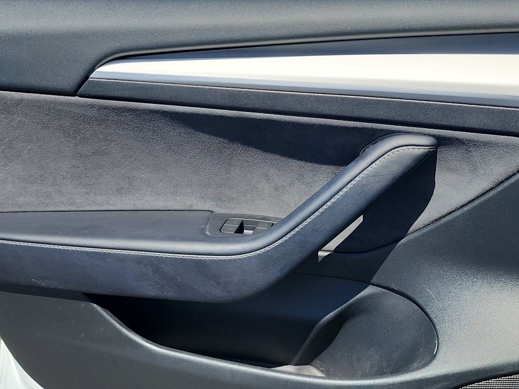 Thumbnail: 2023 Tesla Model 3 - 27