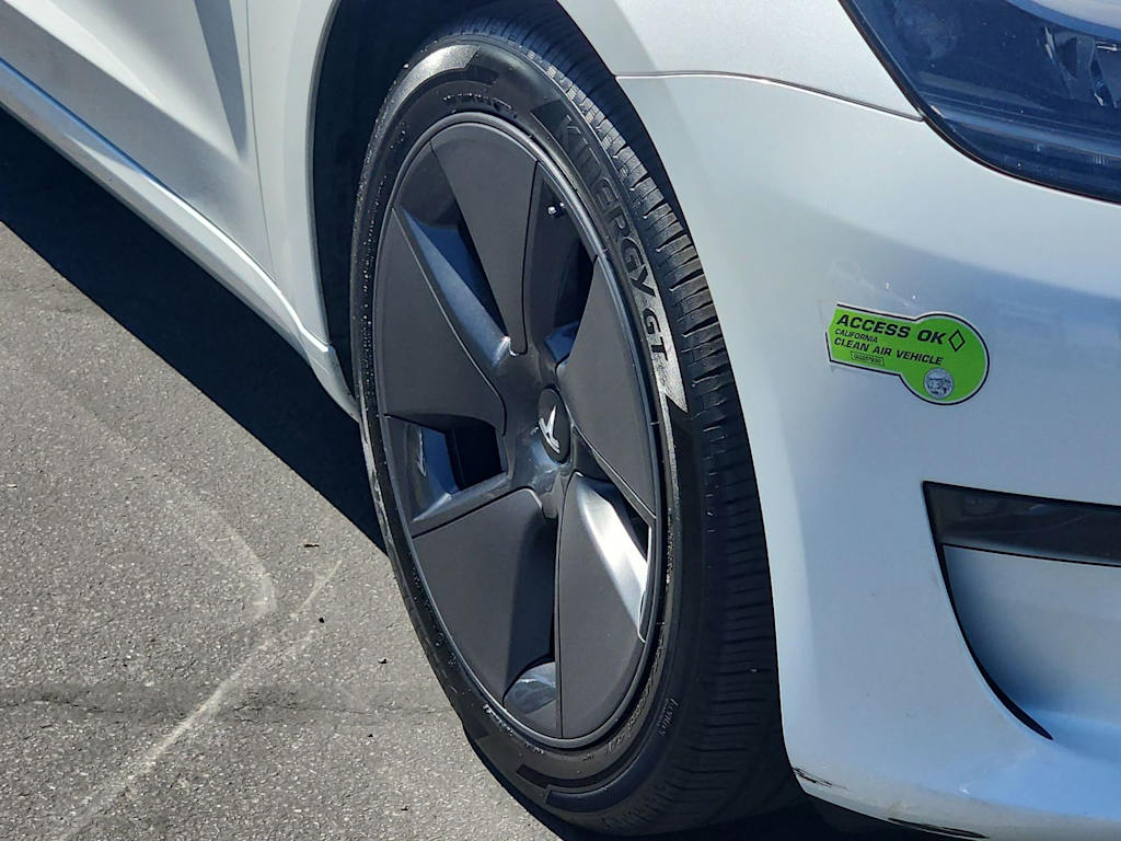Thumbnail: 2023 Tesla Model 3 - 7