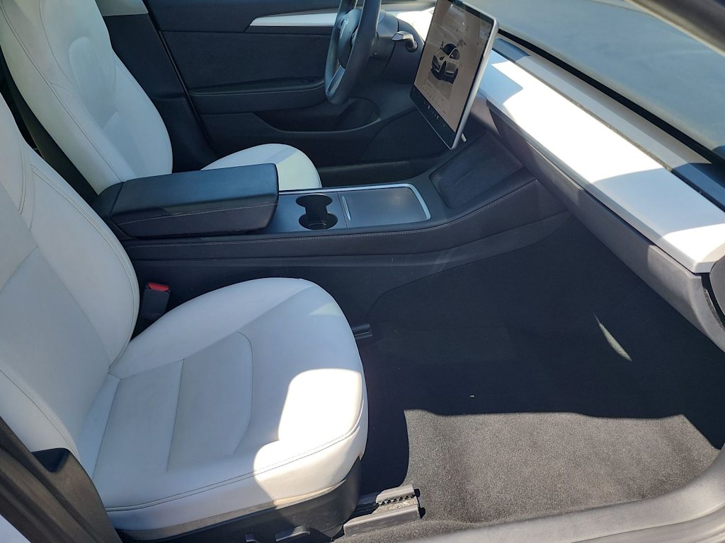 Thumbnail: 2023 Tesla Model 3 - 11