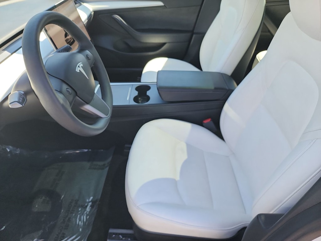 Thumbnail: 2023 Tesla Model 3 - 10