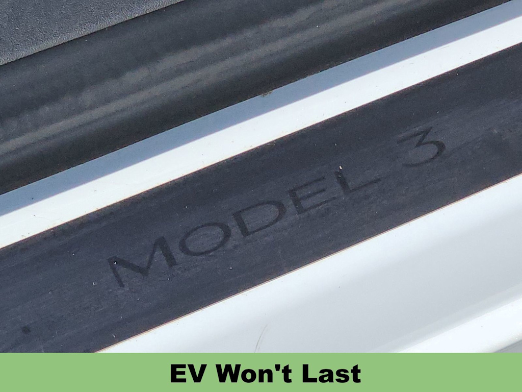 Thumbnail: 2023 Tesla Model 3 - 15