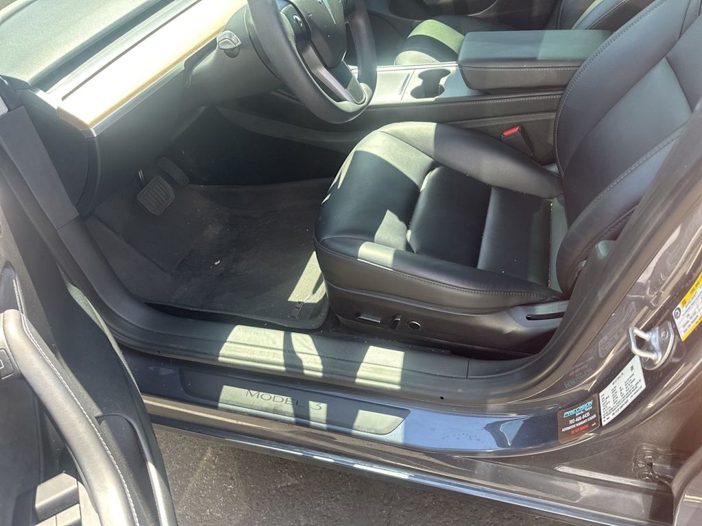 Thumbnail: 2023 Tesla Model 3 - 5