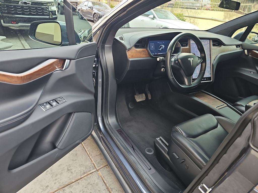 Thumbnail: 2020 Tesla Model X - 23
