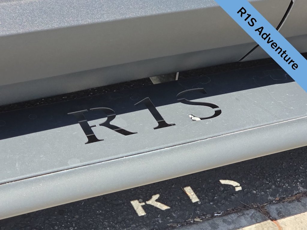 Thumbnail: 2023 Rivian R1S - 7