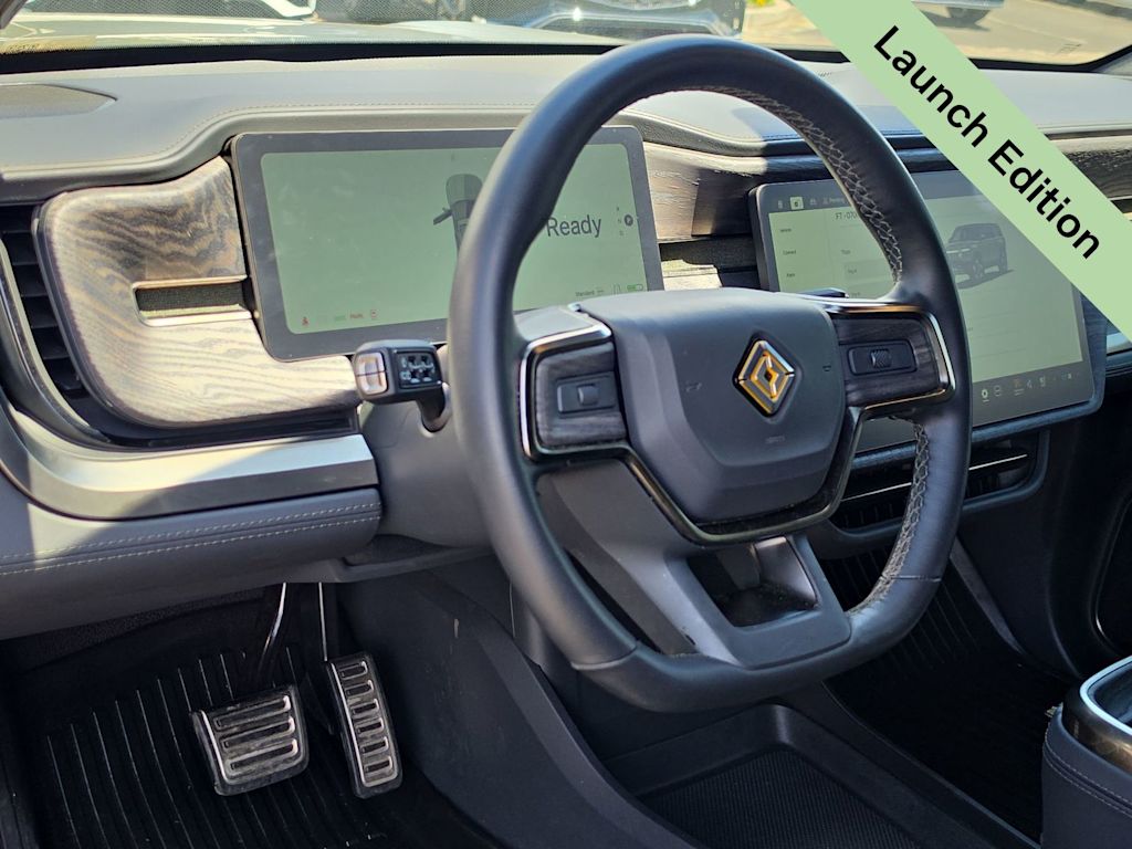 Thumbnail: 2022 Rivian R1S - 2