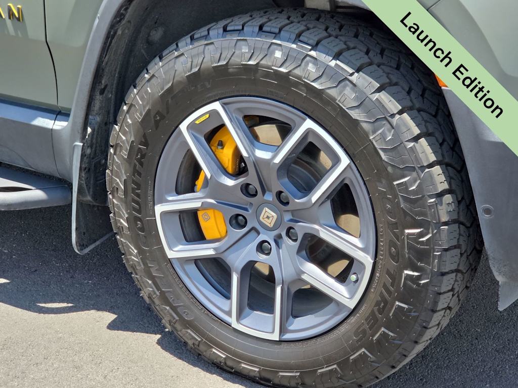 Thumbnail: 2022 Rivian R1S - 8