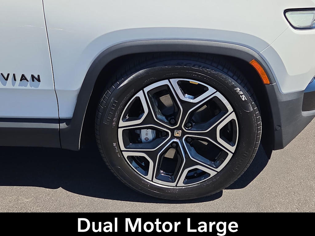 Thumbnail: 2025 Rivian R1S - 8