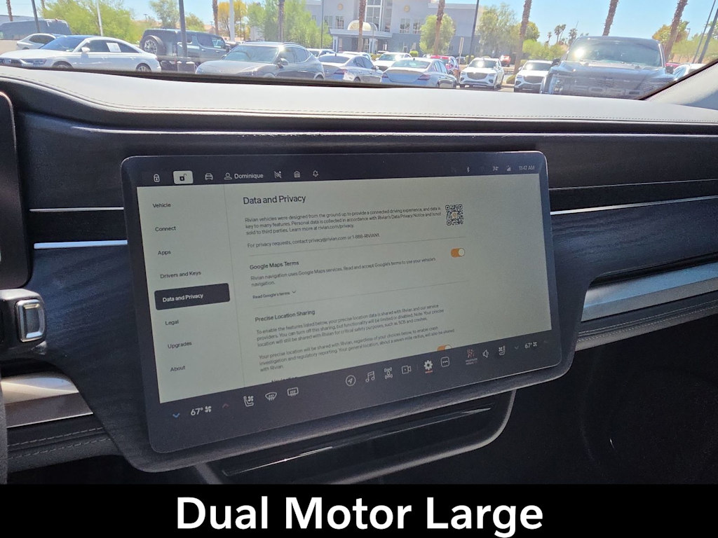 Thumbnail: 2025 Rivian R1S - 30
