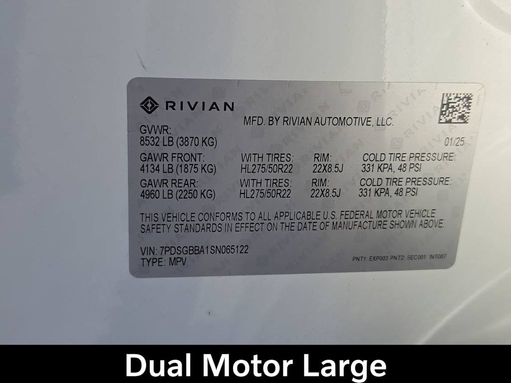 Thumbnail: 2025 Rivian R1S - 15